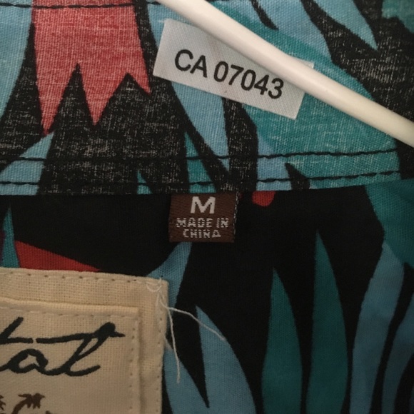 Hawaiian Coastal Shirt Size Medium Men’s - Picture 6 of 8